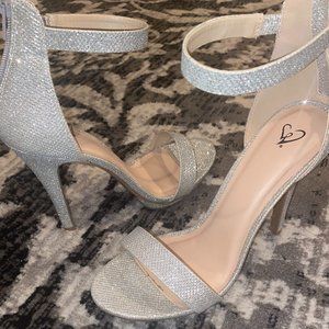 Windsor All That Glitter Heel